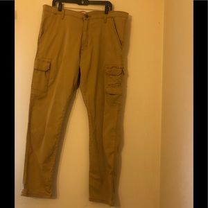 Men baggy cargo pants.